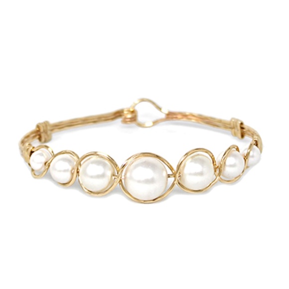 Wired Round Pearl Bracelet - Picture 1 of 2